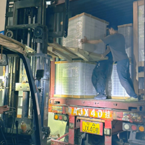 Urgentní zásilka, Bouře nebo Lesk