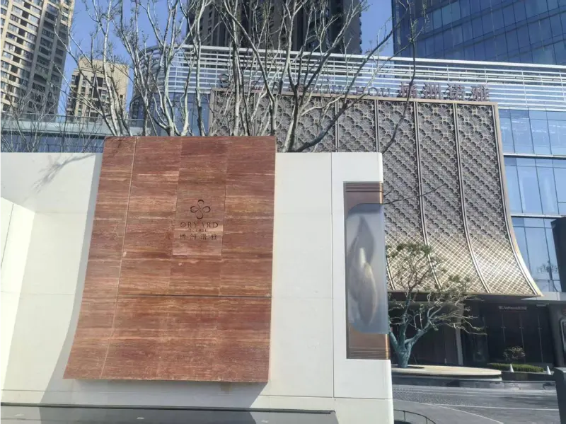 Blueway podporuje plavání ve vysokých nadmořských výškách v hotelu Changsha Poly Juizhou Noya